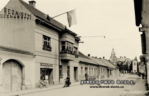 POKUD CHCETE ZAVT OKNO KLIKNTE NA OBRZEK