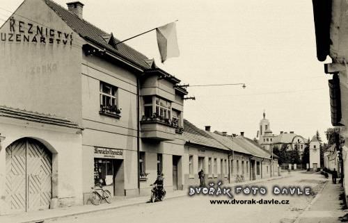 POKUD CHCETE ZAVT OKNO KLIKNTE NA OBRZEK