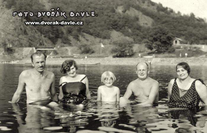 POKUD CHCETE ZAVT OKNO KLIKNTE NA OBRZEK