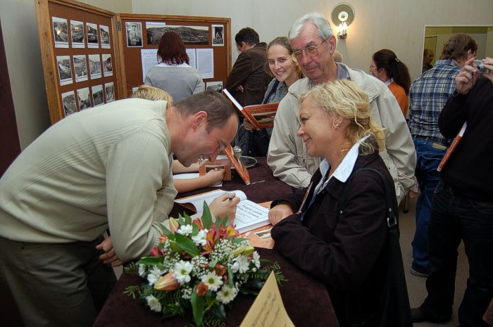 POKUD CHCETE ZAVT OKNO KLIKNTE NA OBRZEK